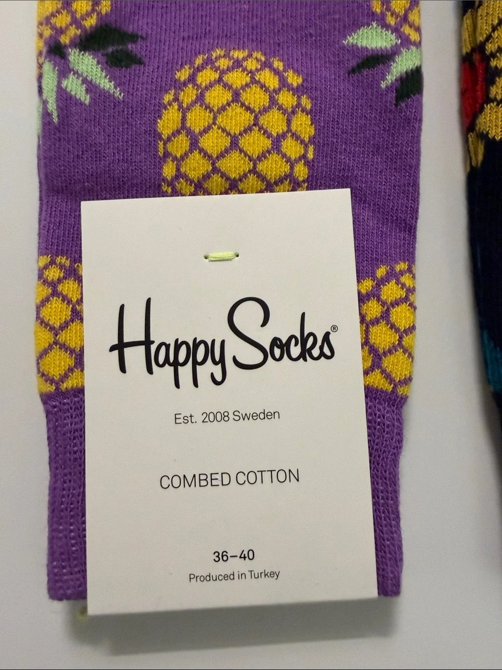 Happy Socks background pair crew